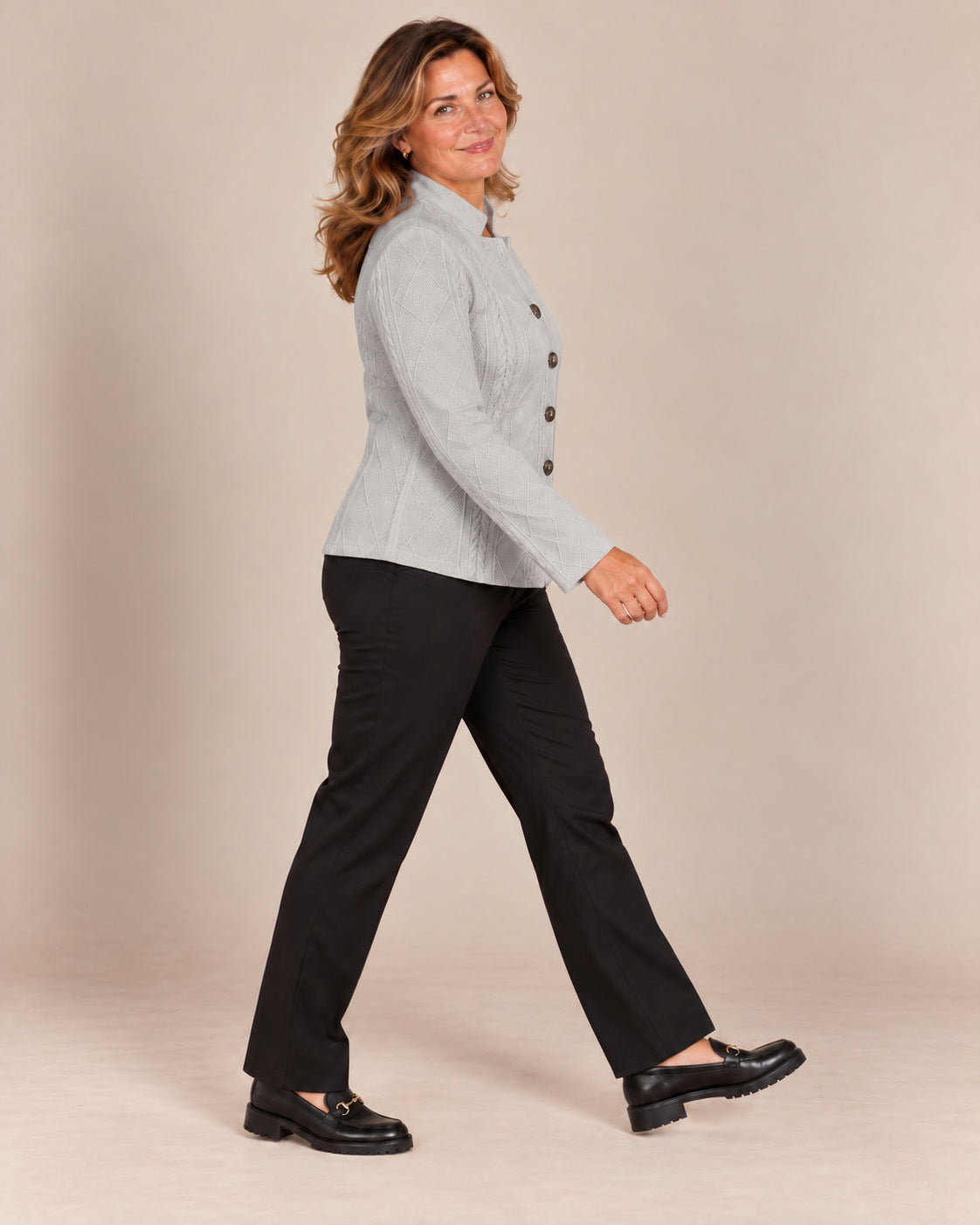 Blazer texturé à col montant — Gris clair, porté de profil