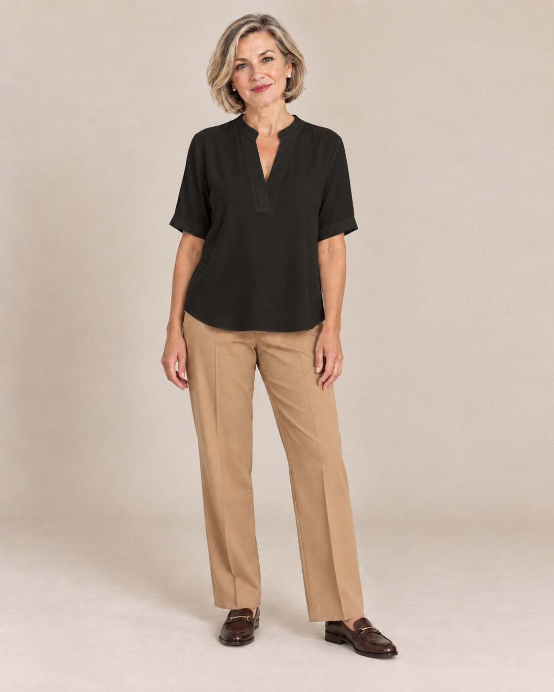 Blouse fluide col tunisien à manches courtes — Noir