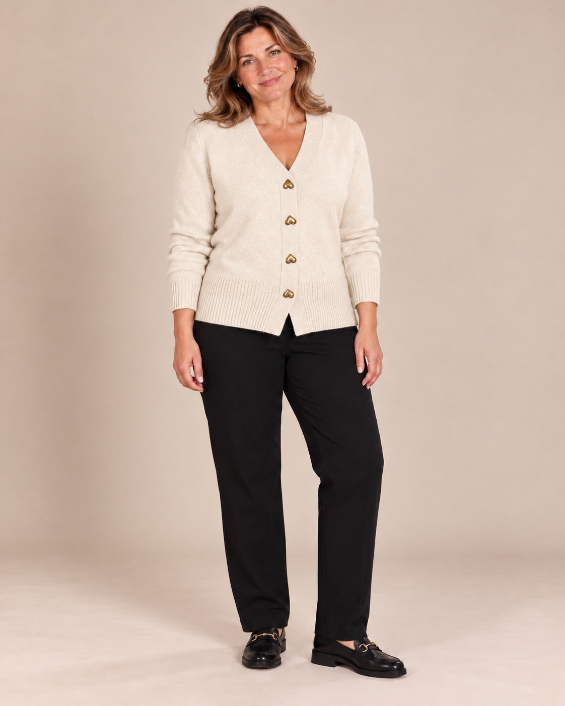 Cardigan en laine à boutons cœur — Écru