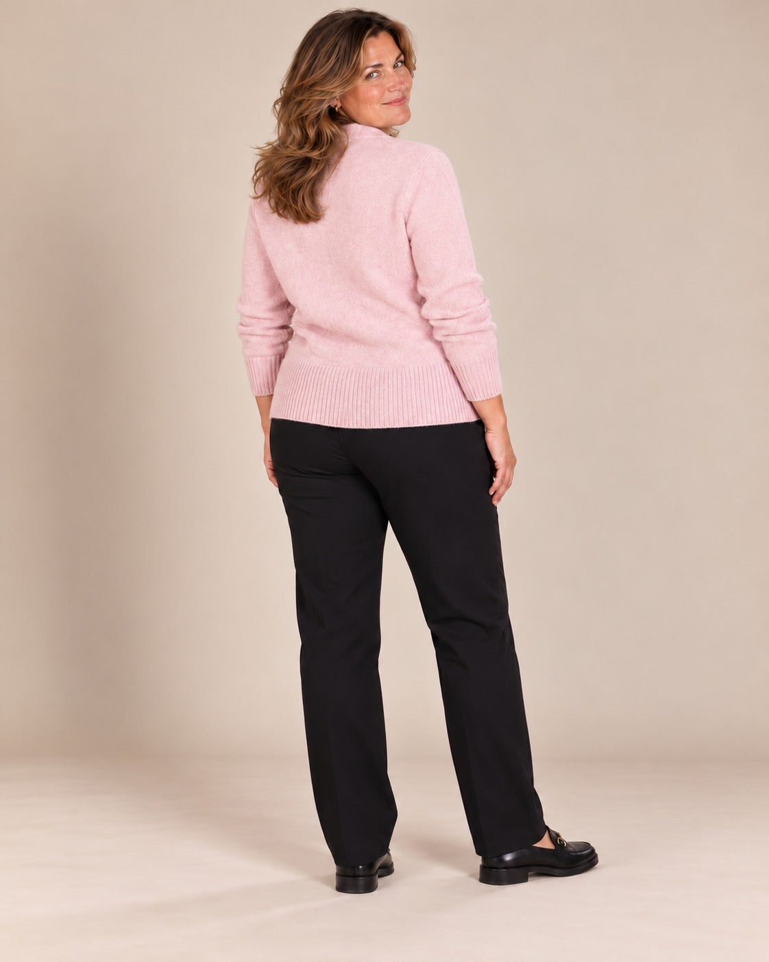 Cardigan en laine à boutons cœur — Rose poudré, de dos