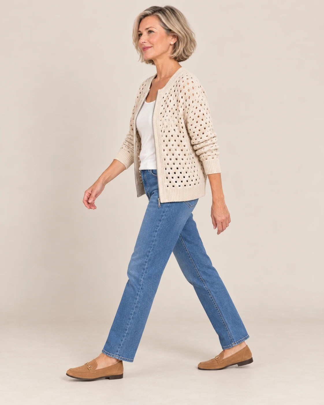 Cardigan zippé en maille ajourée — Écru, porté ouvert