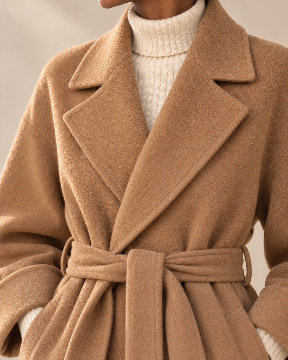 Manteau long ceinturé — Camel, détail de la ceinture