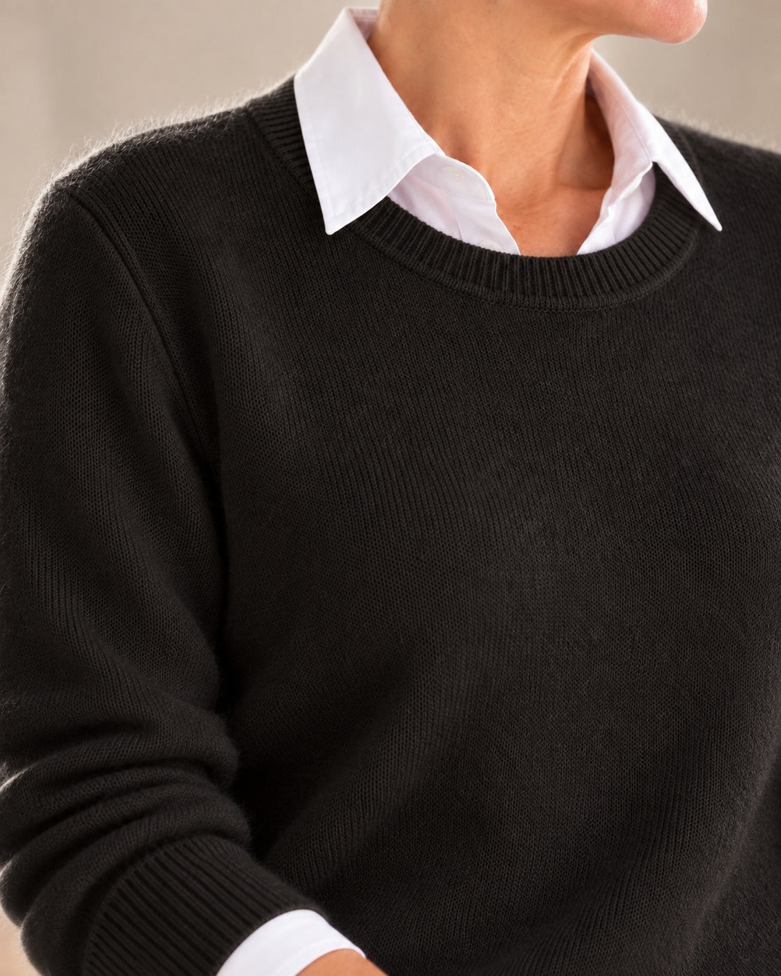 Pull col rond — Noir, détail de la maille