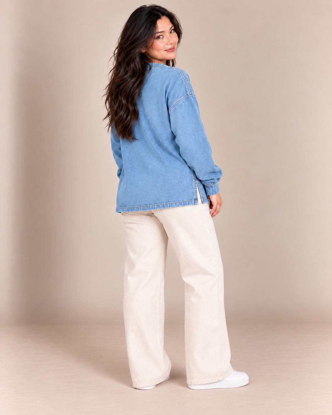Pull en jean demi-zip — Bleu jean clair, de dos