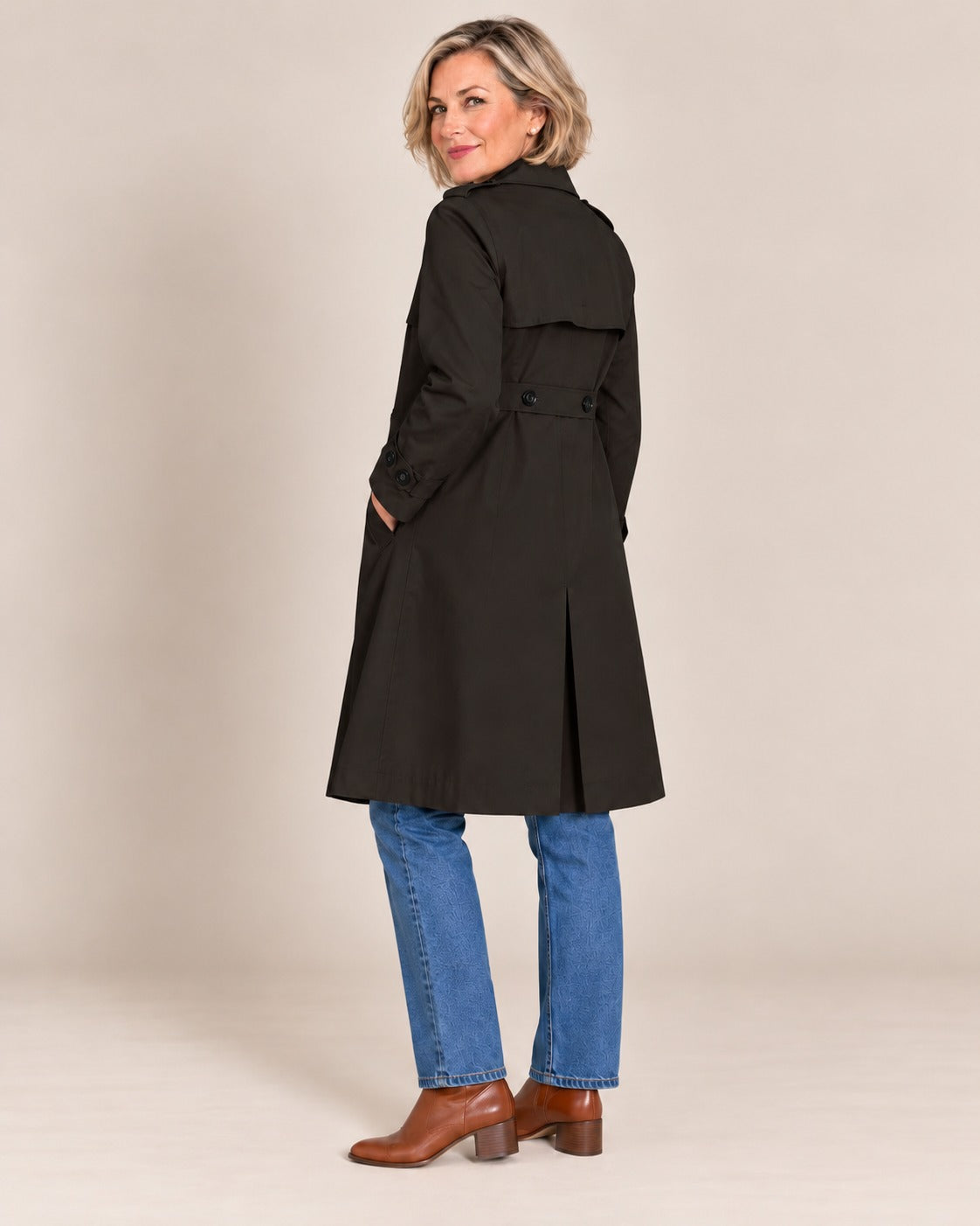 Trench droit mi-long — Noir, de dos
