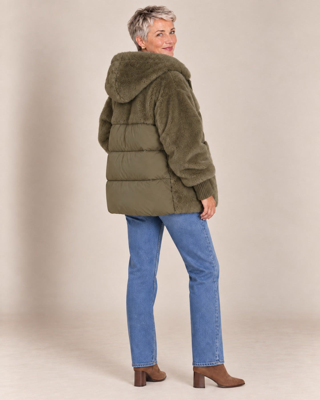 Veste à capuche en fausse fourrure — Kaki, de dos